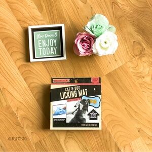 ‼️CLEARANCE SALE‼️ 🆕Cat or Dog Licking Mat New in Sealed Box